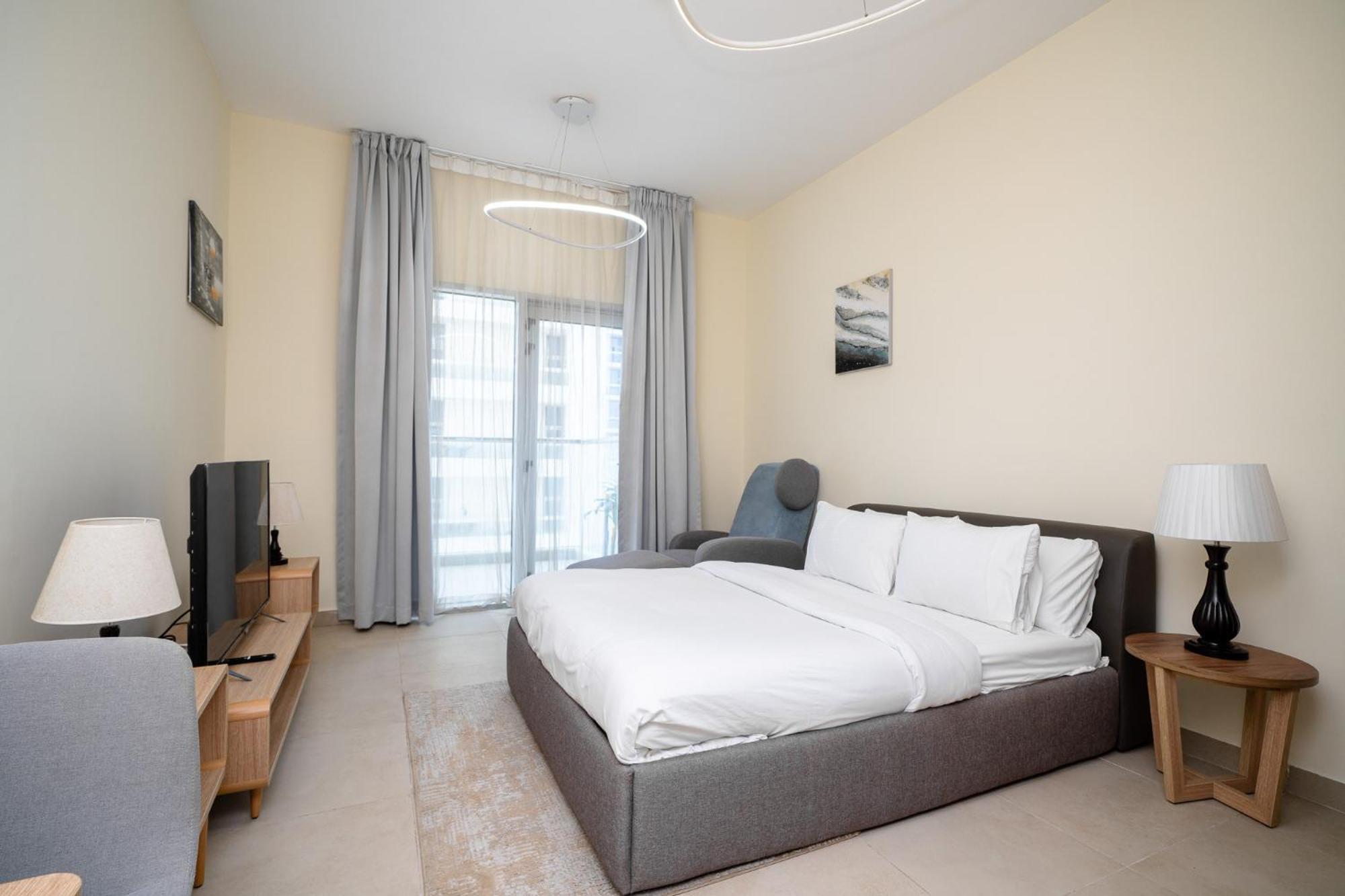 Stunning 610 Alh Vacay In Azizi Samia Apartment