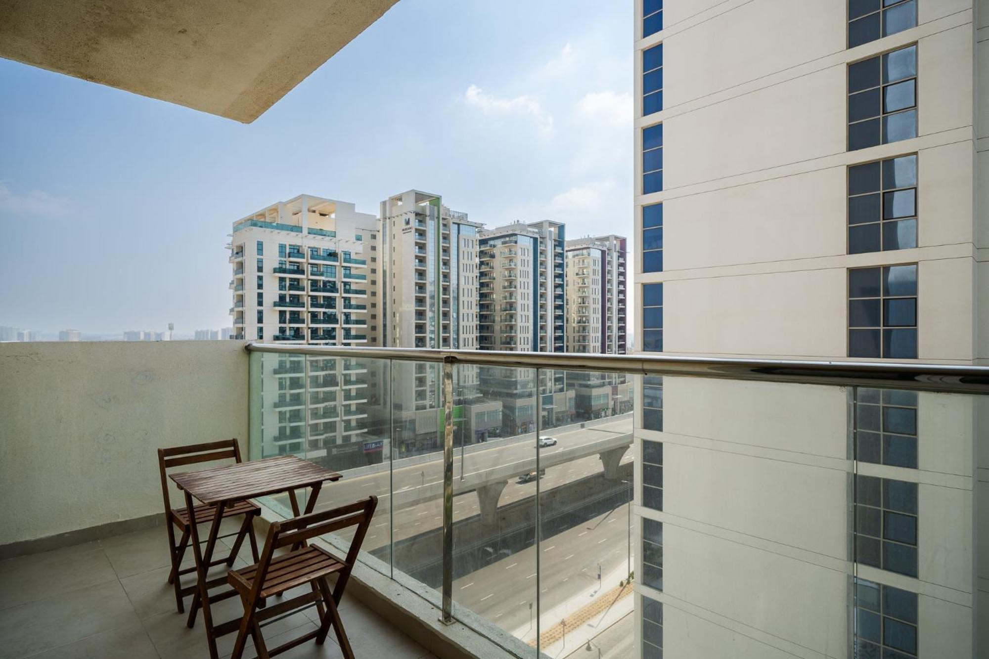 Apartment Stunning 610 Alh Vacay In Azizi Samia