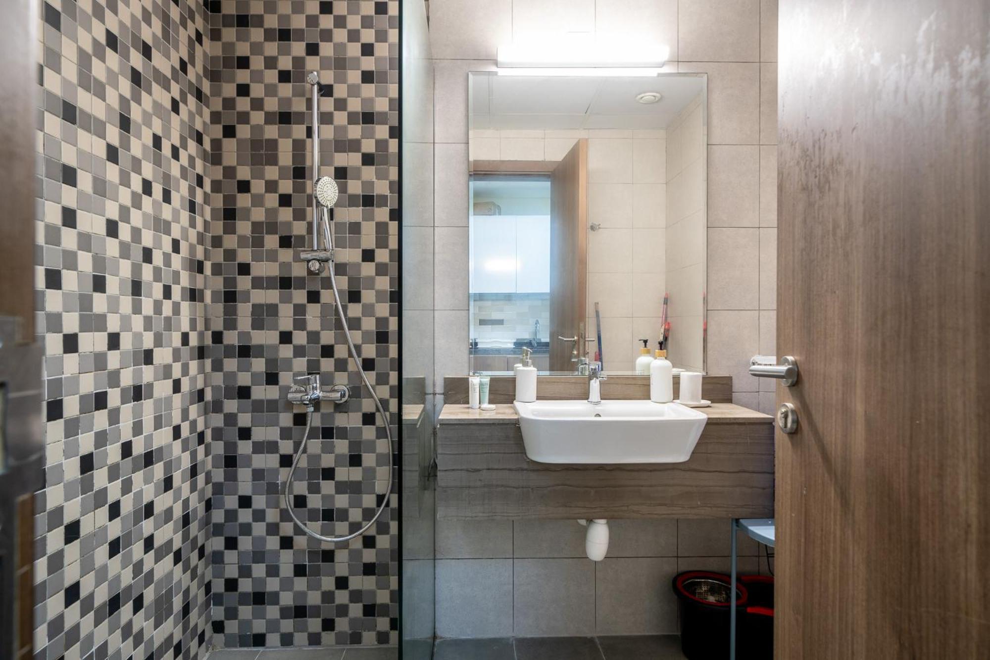 Stunning 610 Alh Vacay In Azizi Samia